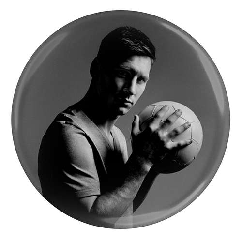 مگنت طرح لیونل مسی بازیکن آرژانتین با توپ فوتبال مدل S4263 